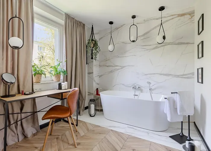 Secret Garden * وارسو