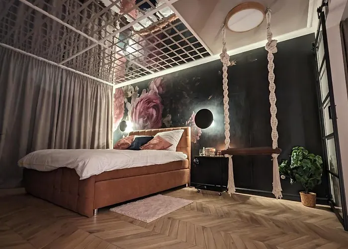 Secret Garden شقة وارسو